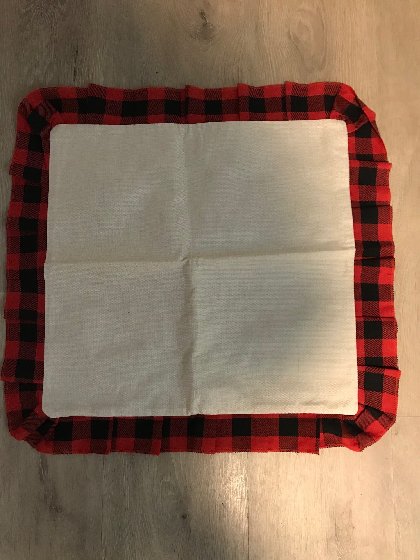 Red plaid / beige pillow case