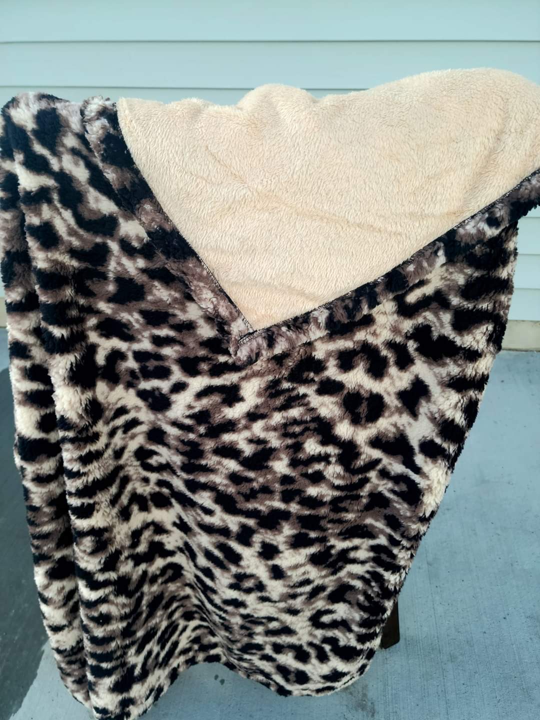 Leopard blanket